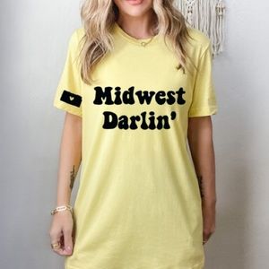 Midwest darlin’ graphic T-shirt